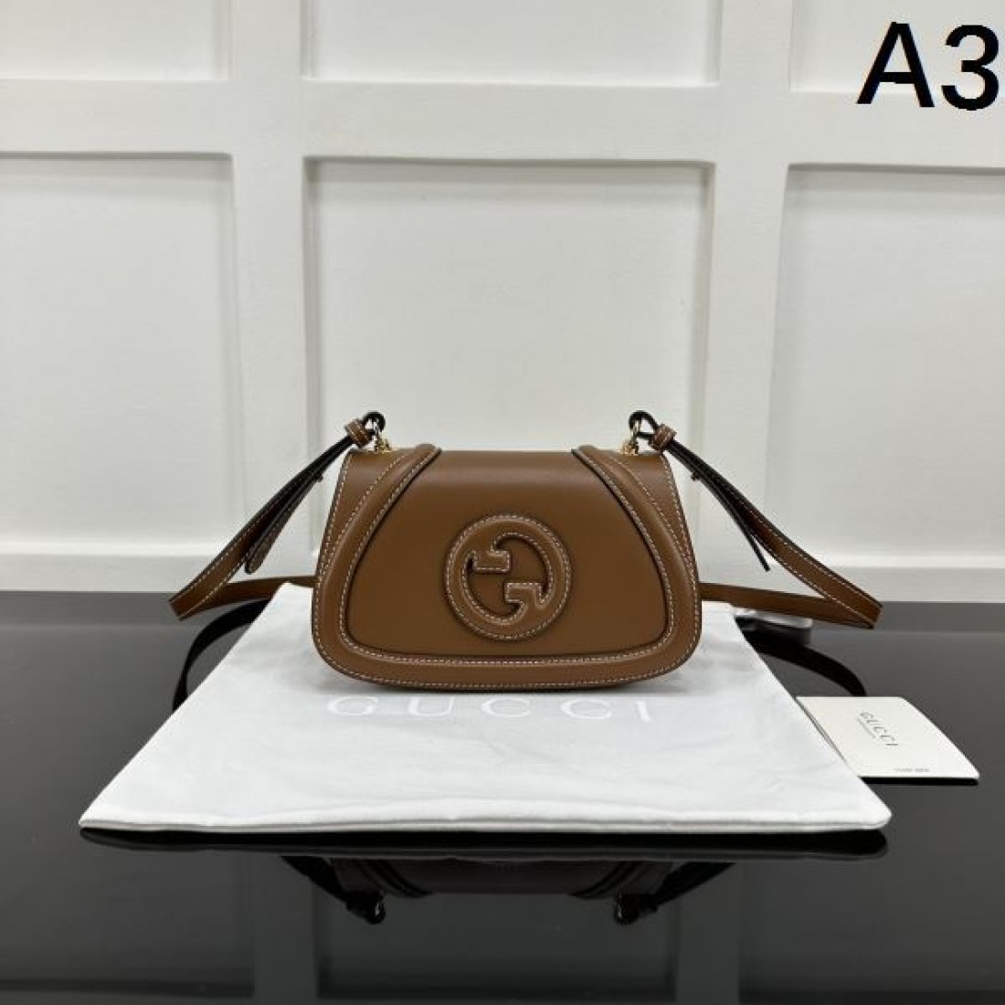 GGロゴ ミニショルダーバッグ 人気商品 ラウンドフォルム GUCCI グッチ コピー バッグ きれいめカジュアル