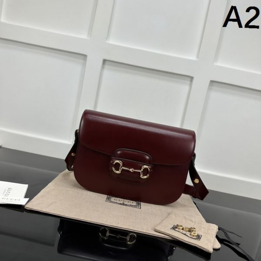 レザーフラップショルダーバッグ 人気商品 ホースビット金具 GUCCI グッチ コピー バッグ きれいめクラシック