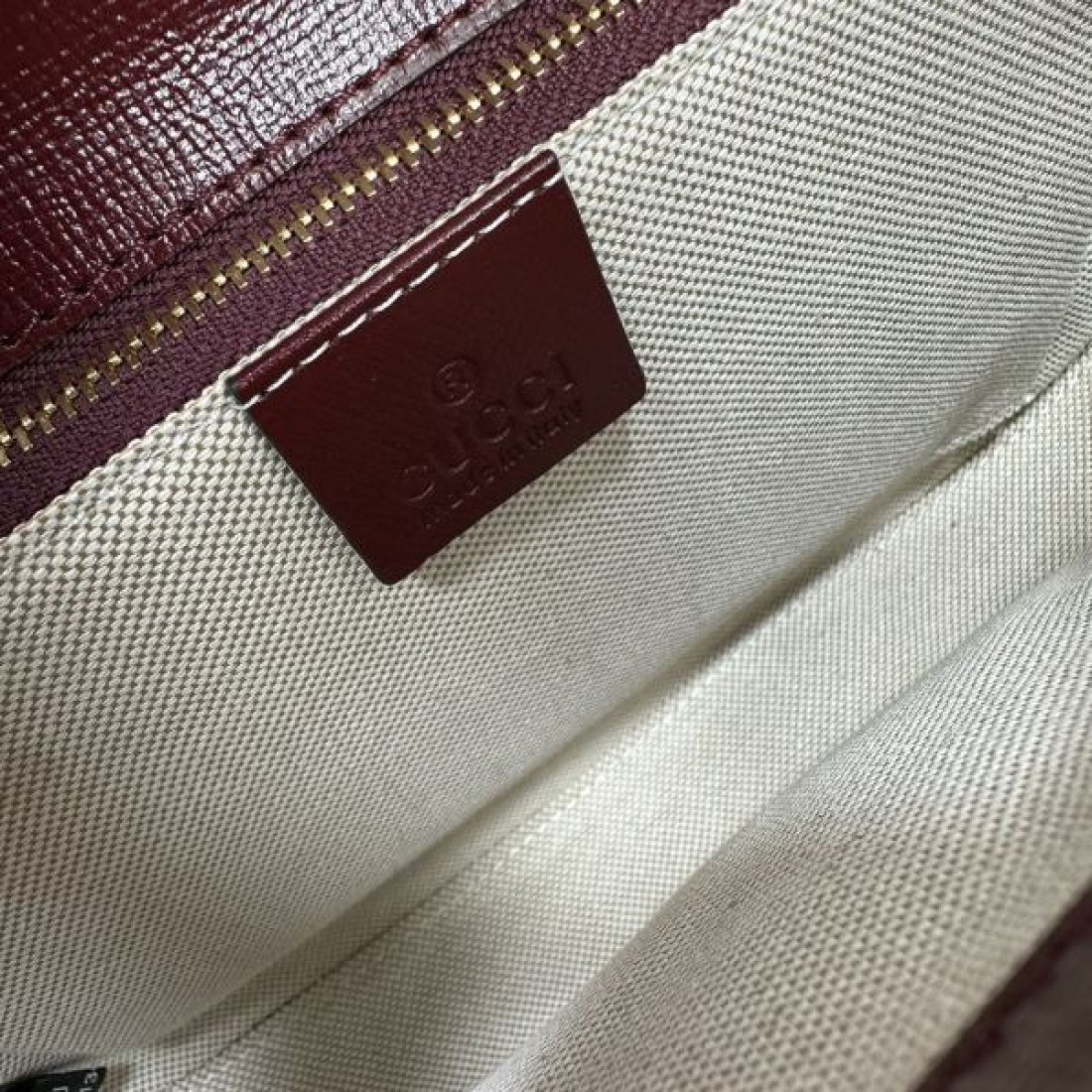 レザーフラップショルダーバッグ 人気商品 ホースビット金具 GUCCI グッチ コピー バッグ きれいめクラシック