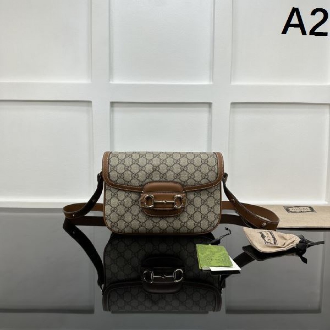 GGキャンバス ショルダーバッグ 人気商品 GUCCI グッチ コピー バッグ ホースビット金具 レトロクラシック