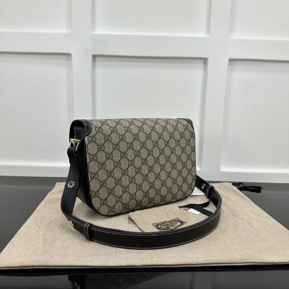 GGキャンバス ショルダーバッグ 人気商品 GUCCI グッチ コピー バッグ ホースビット金具 レトロクラシック