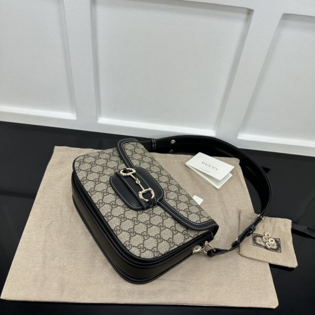 GGキャンバス ショルダーバッグ 人気商品 GUCCI グッチ コピー バッグ ホースビット金具 レトロクラシック