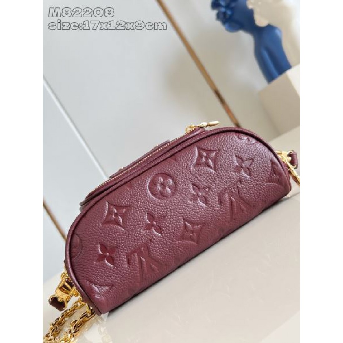 モノグラムエンボス ミニショルダーバッグ 人気商品 LOUIS VUITTON ルイヴィトン コピー バッグ チェーン付き コンパクトサイズ