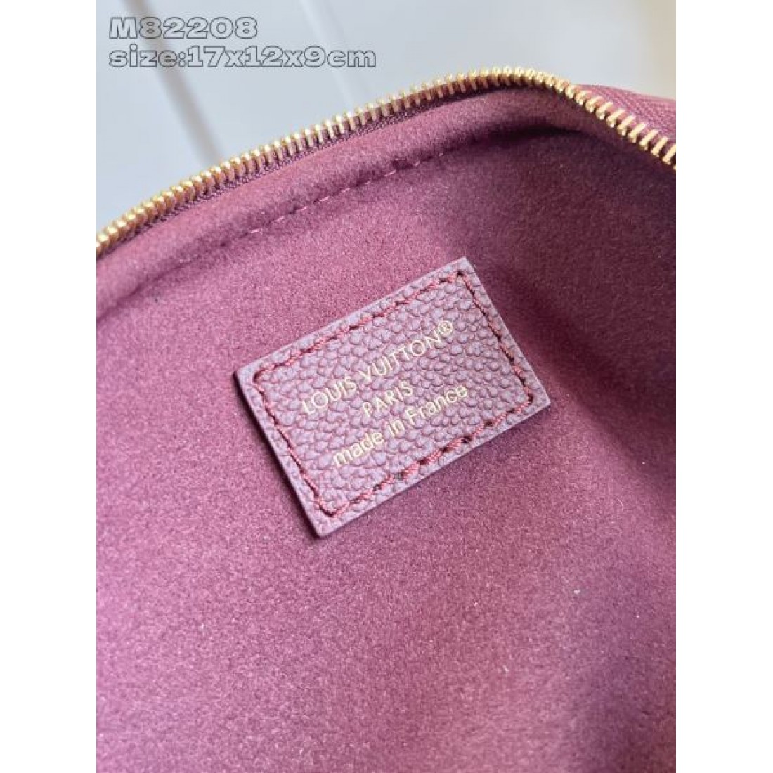 モノグラムエンボス ミニショルダーバッグ 人気商品 LOUIS VUITTON ルイヴィトン コピー バッグ チェーン付き コンパクトサイズ