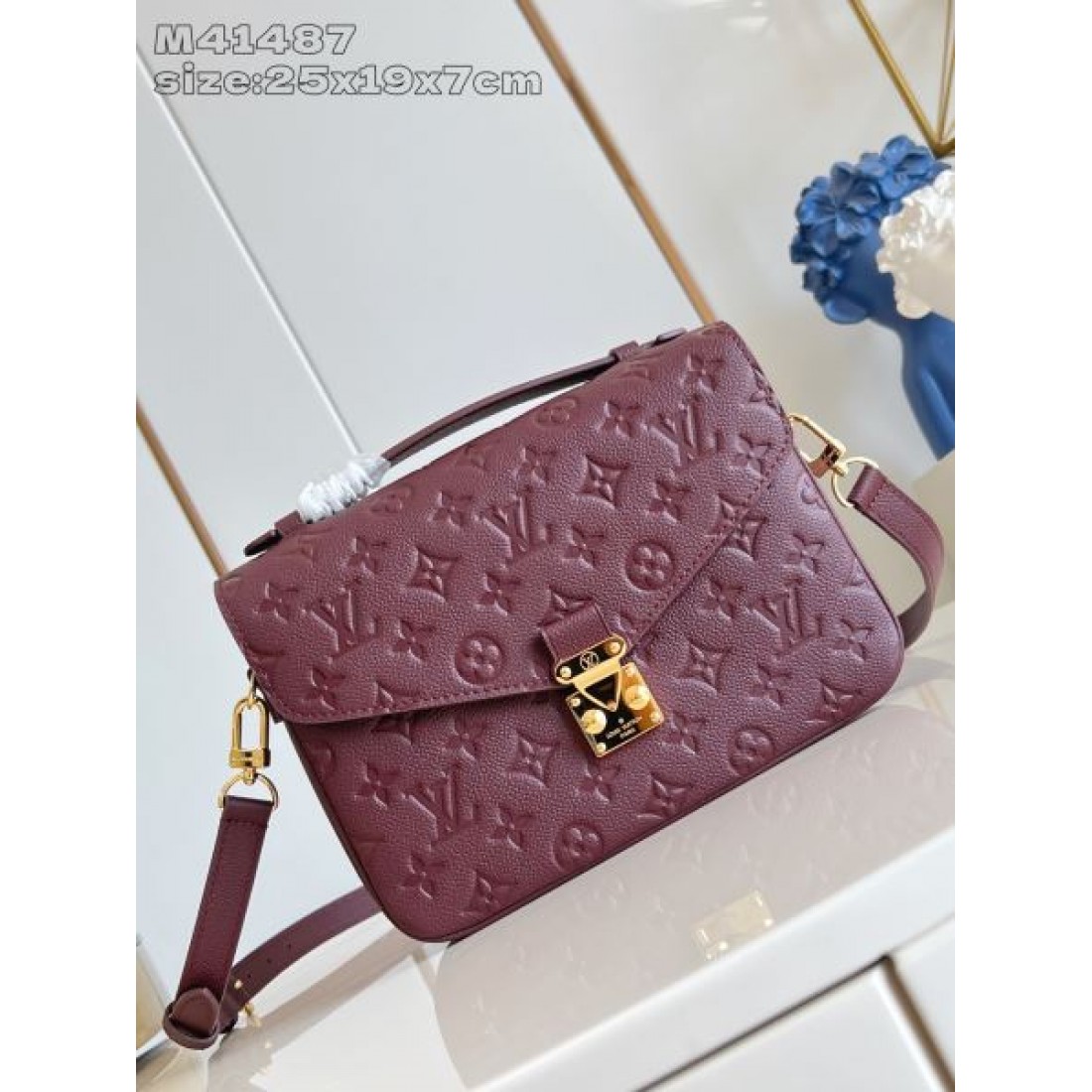 レザークロスボディバッグ 売れ筋候補 ゴールド金具 LOUIS VUITTON ルイヴィトン コピー バッグ スタイリングアイテム