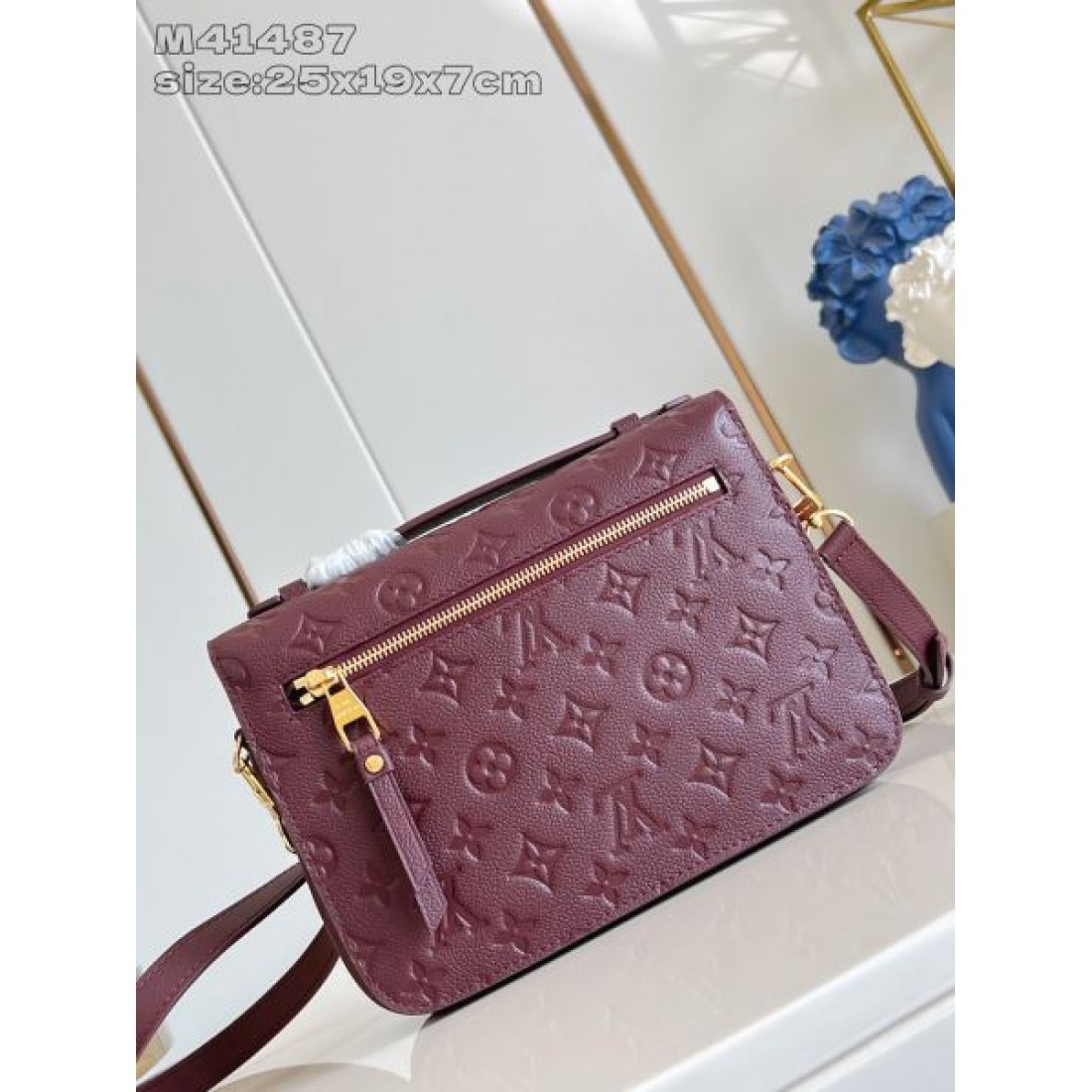 レザークロスボディバッグ 売れ筋候補 ゴールド金具 LOUIS VUITTON ルイヴィトン コピー バッグ スタイリングアイテム