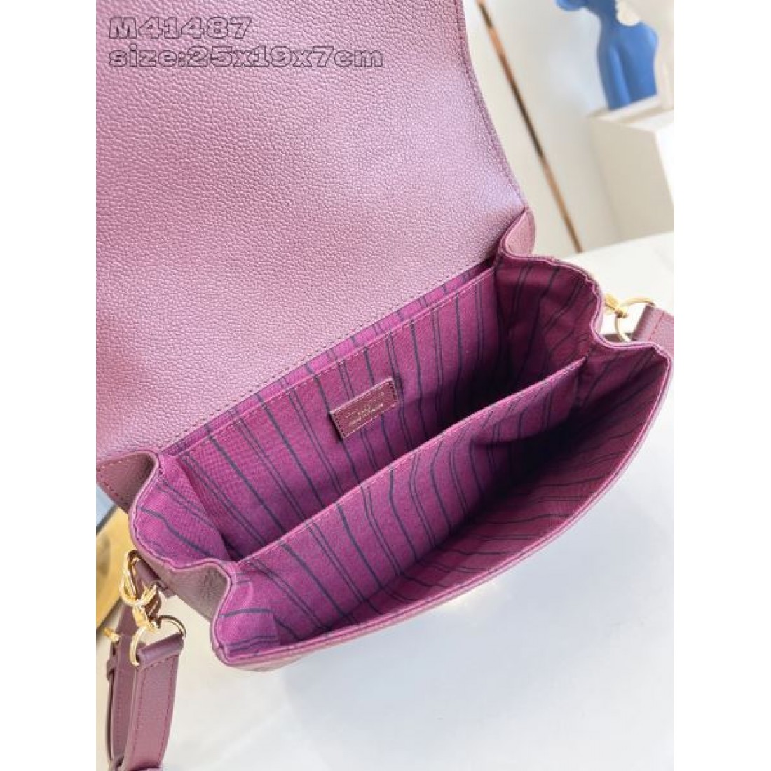 レザークロスボディバッグ 売れ筋候補 ゴールド金具 LOUIS VUITTON ルイヴィトン コピー バッグ スタイリングアイテム
