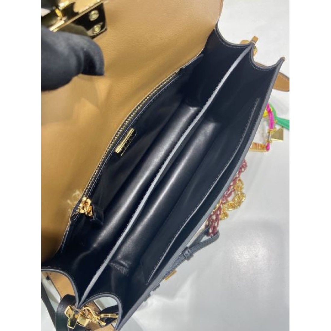 フラップバッグ マルチストラップ 売れ筋候補 PRADA プラダ コピー バッグ ゴールド金具 上品カジュアル