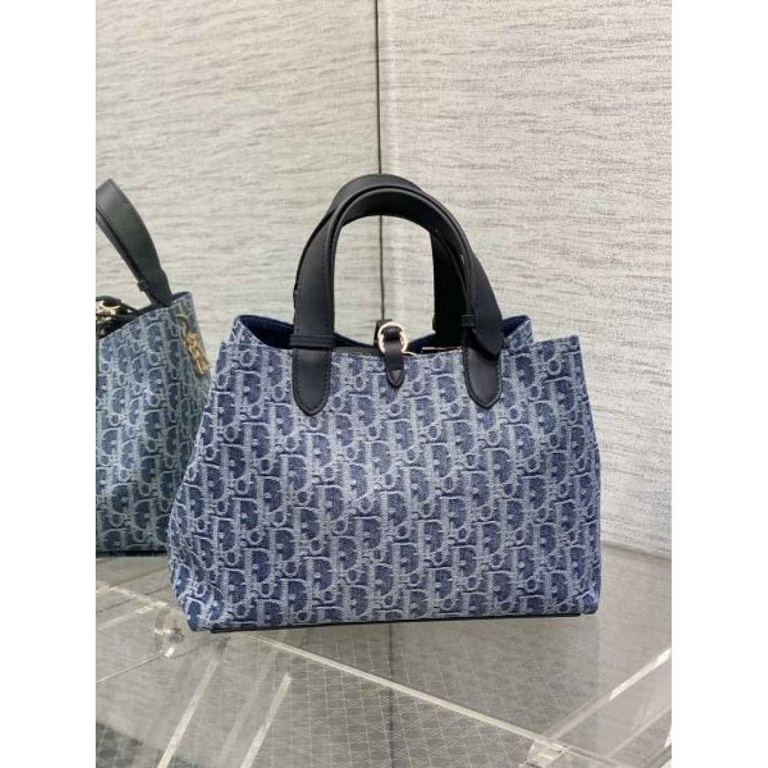 オブリーク柄 トートバッグ チャーム付き DIOR ディオール コピー バッグ 人気商品 ハンドバッグ デイリー使い