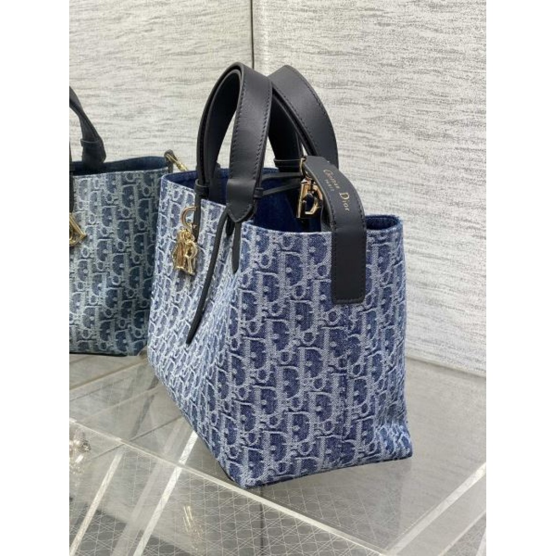 オブリーク柄 トートバッグ チャーム付き DIOR ディオール コピー バッグ 人気商品 ハンドバッグ デイリー使い