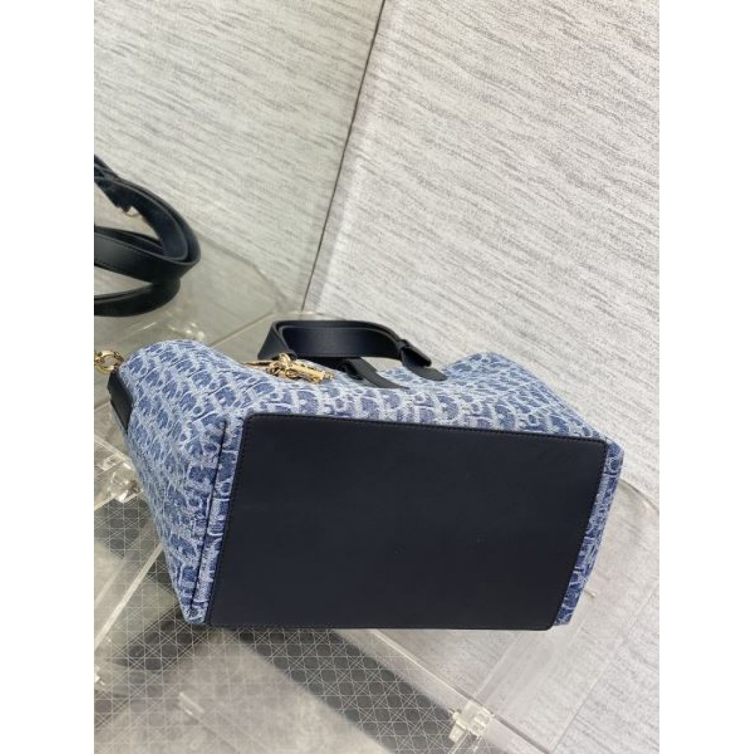 オブリーク柄 トートバッグ チャーム付き DIOR ディオール コピー バッグ 人気商品 ハンドバッグ デイリー使い
