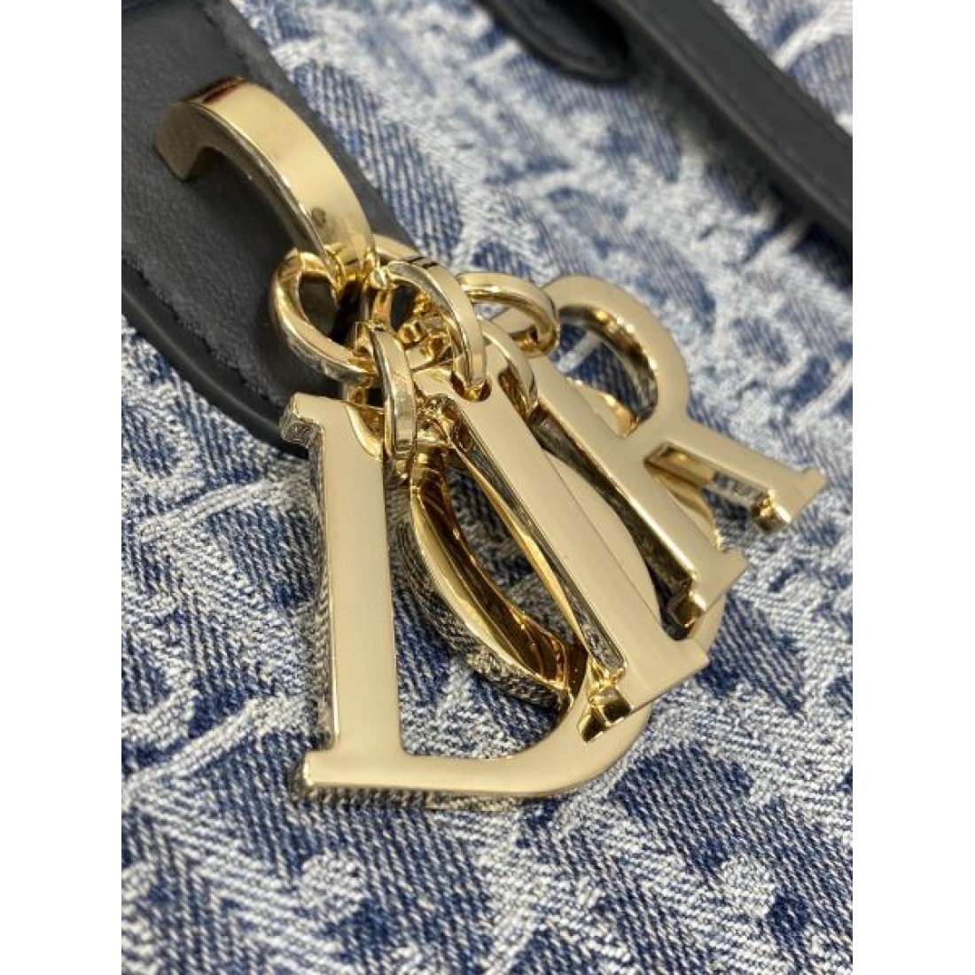 オブリーク柄 トートバッグ チャーム付き DIOR ディオール コピー バッグ 人気商品 ハンドバッグ デイリー使い