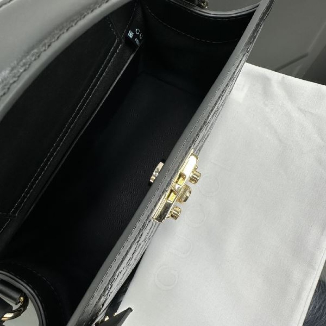 高級 感度の高い トレンドな GUCCI グッチ コピー トートバッグ スタイリッシュ 洗練された 