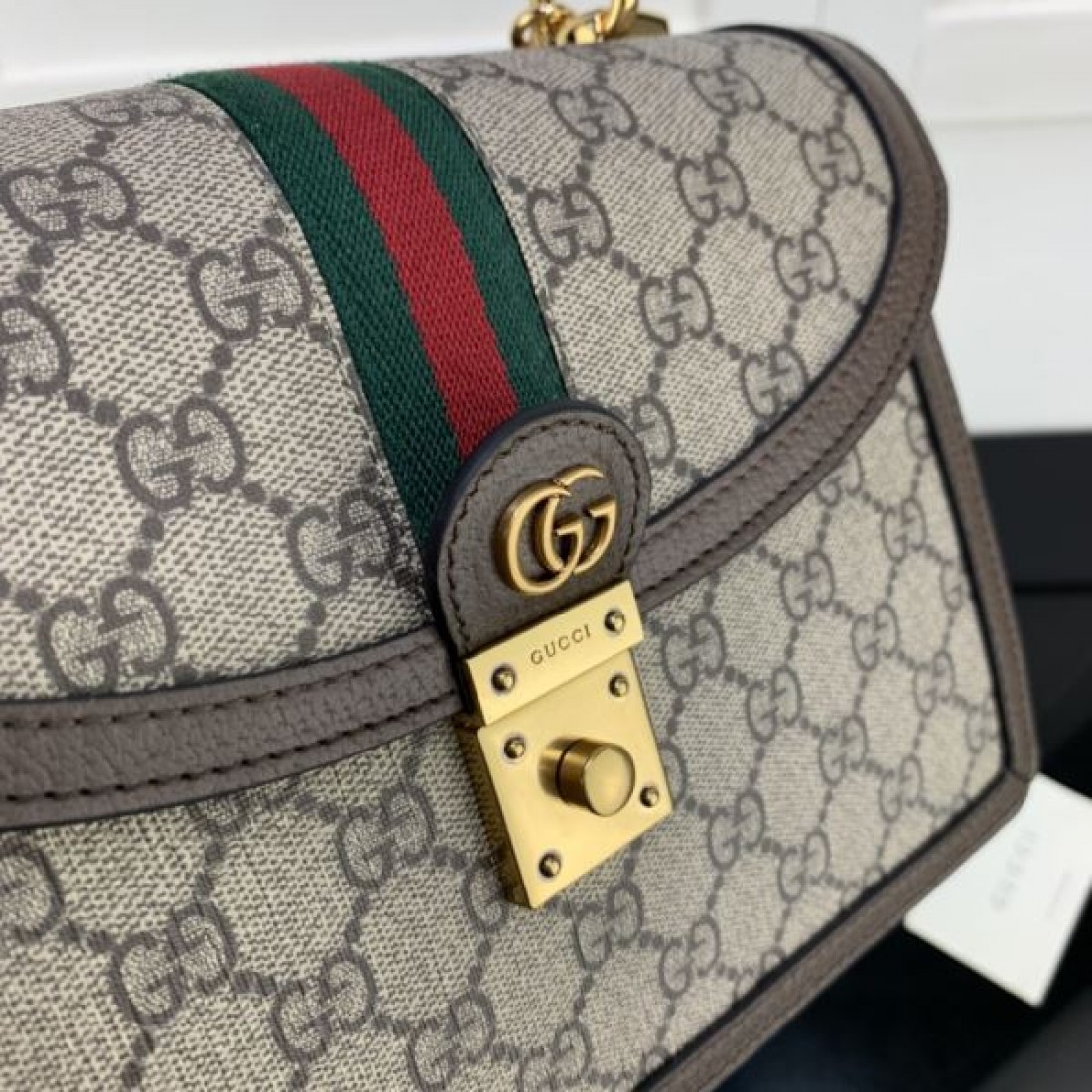 モダン おしゃれ 高級感のある GUCCI グッチ コピー トートバッグ 便利 使いやすい スタイリッシュ