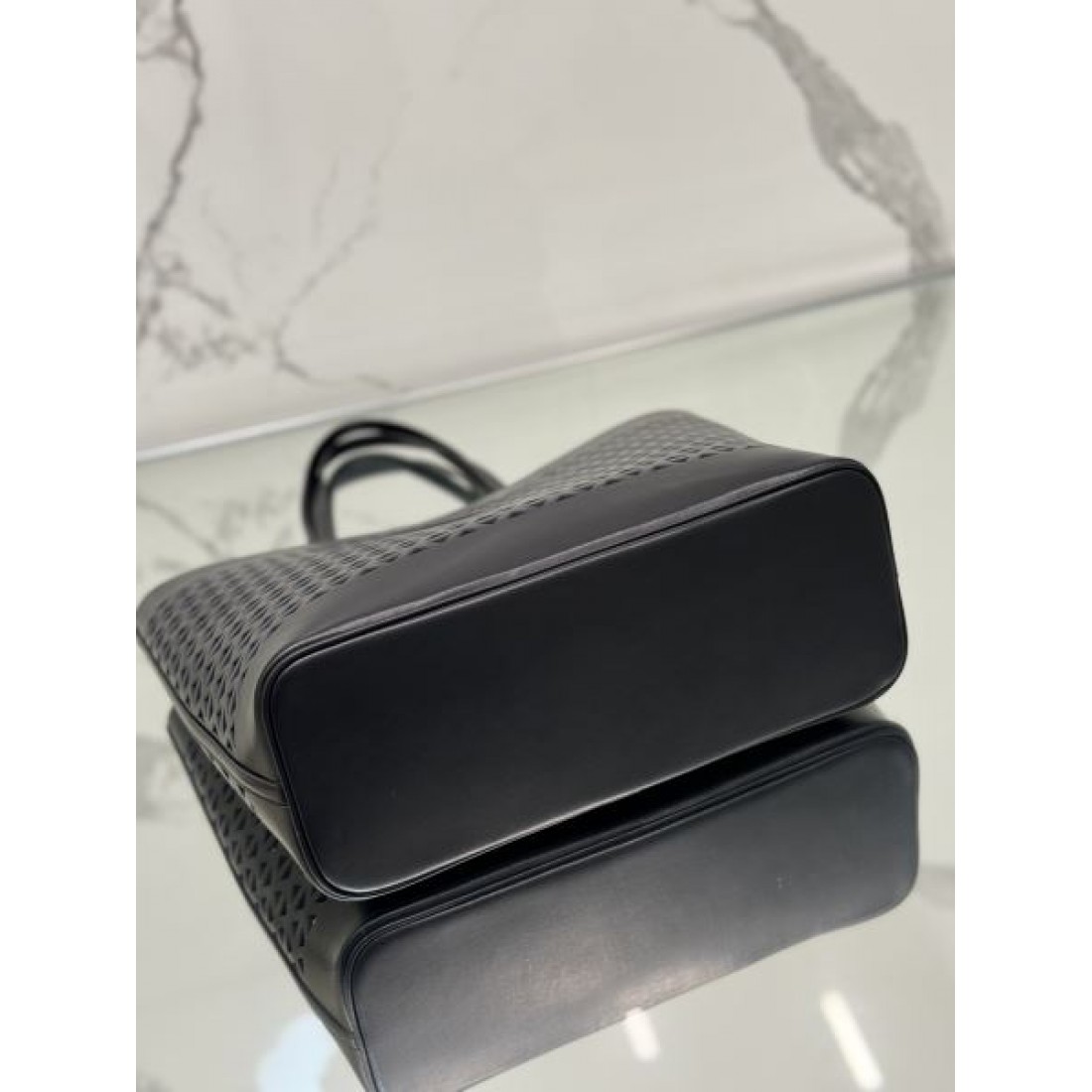 おしゃれ シンプル 高品質な PRADA プラダ コピー トートバッグ 実用的 エレガント 洗練された