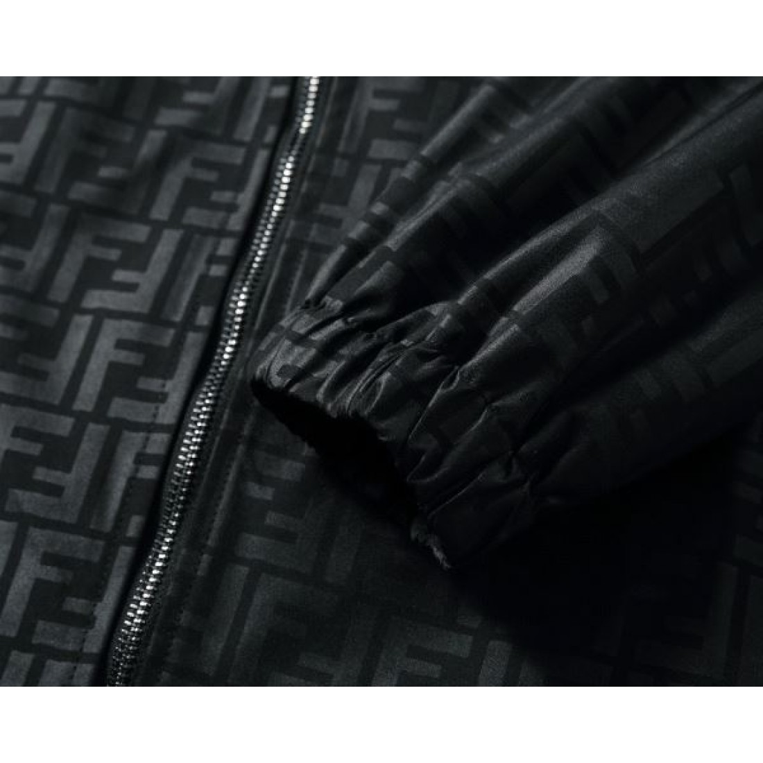 FFモノグラム ジップフーディ ジャカード織デザイン FENDI フェンディ コピー アウター アーバンライトアウター