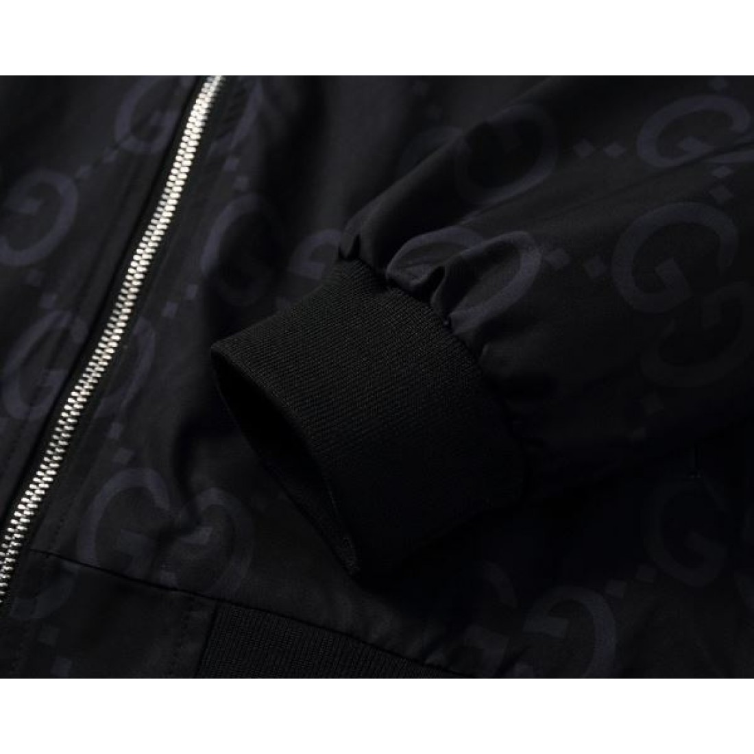 モノグラムジャケット GG総柄ニットアウター 軽量ブルゾン GUCCI グッチ コピー ジャケット 外出コーデ向け 2026注目