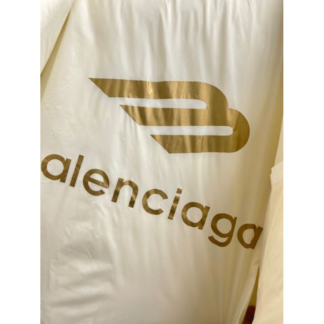 エレガント 迫力 洗練 バレンシアガ BALENCIAGA コピー ダウンジャケット モード ラグジュアリー 上品