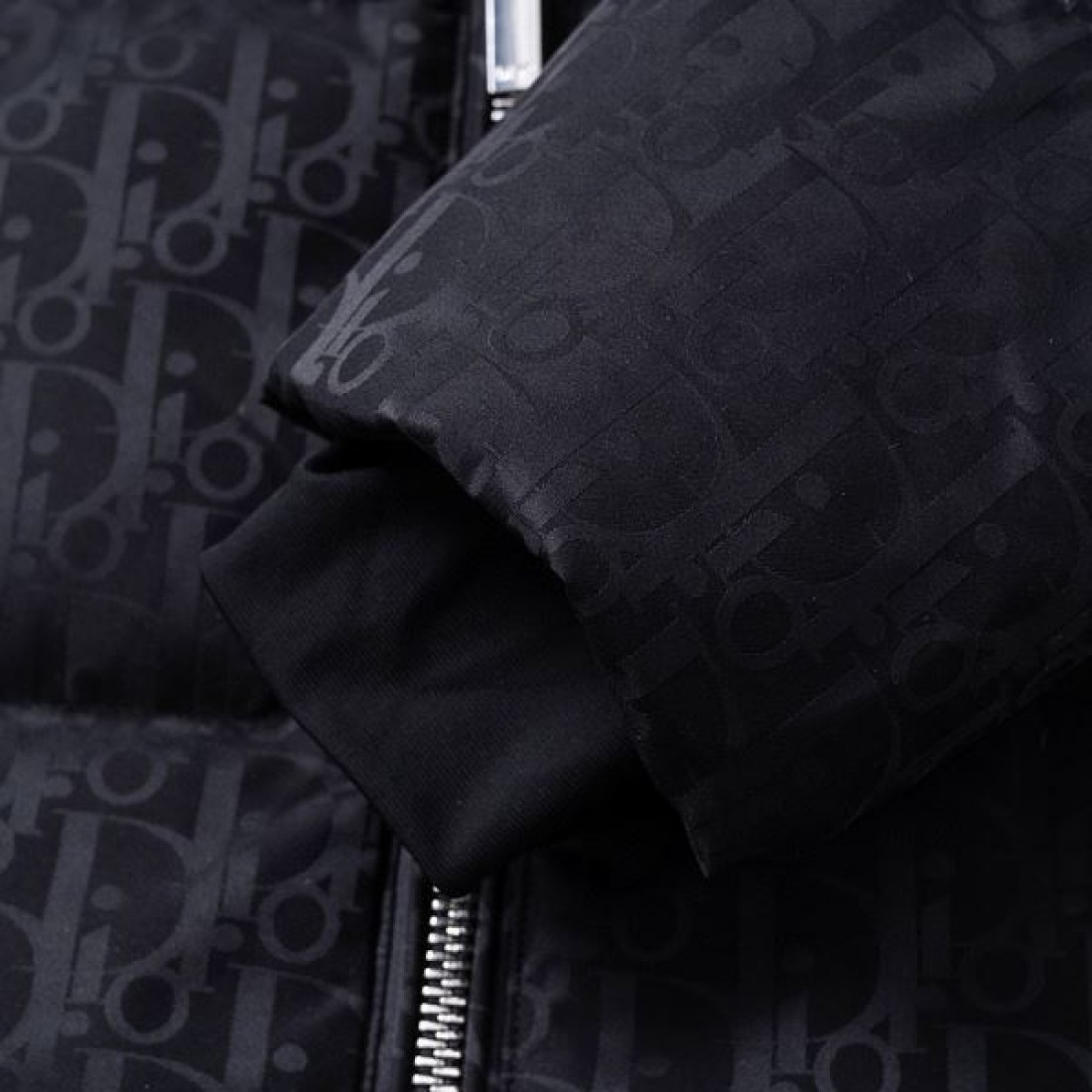 上品 洗練 高級感 ディオール DIOR コピー ダウンジャケット 人気 美シルエット エレガント