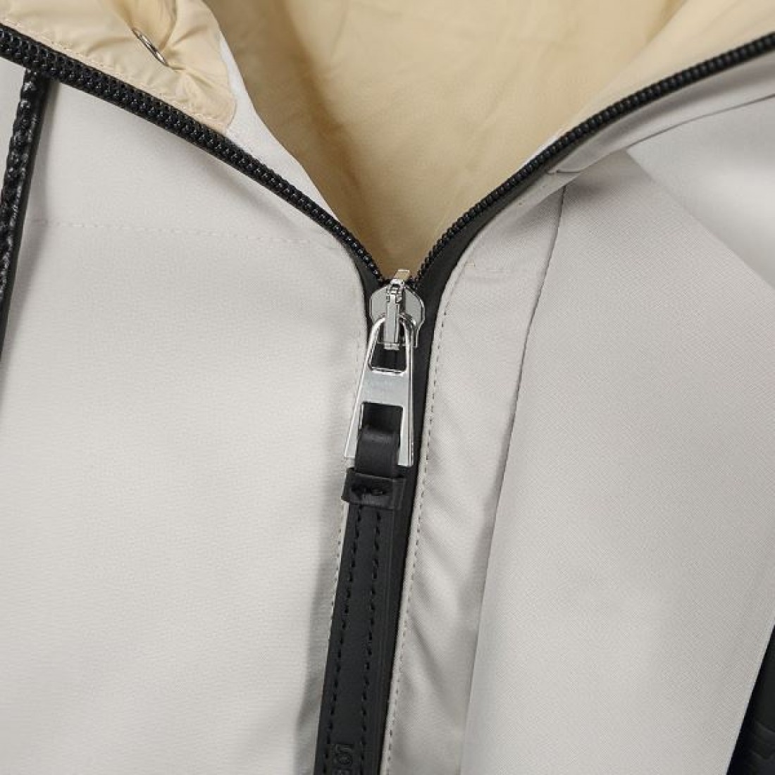 上質 軽量 高級 ロエベ LOEWE コピー ダウンジャケット 快適 トレンド 美シルエット