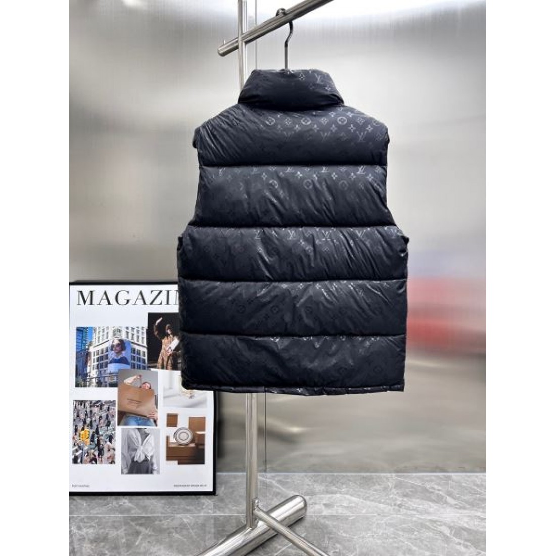 高級 感性 洗練 LOUIS VUITTON ルイヴィトン コピー ダウンジャケット 上品 人気 