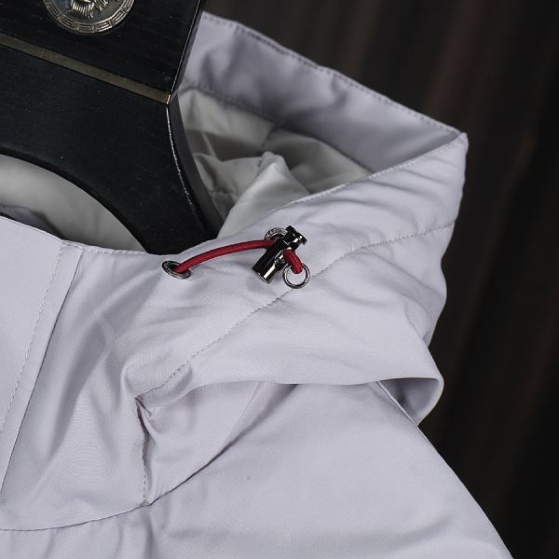 スタイリッシュ 立体感 エレガント モンクレール MONCLER コピー ダウンジャケット 保温性