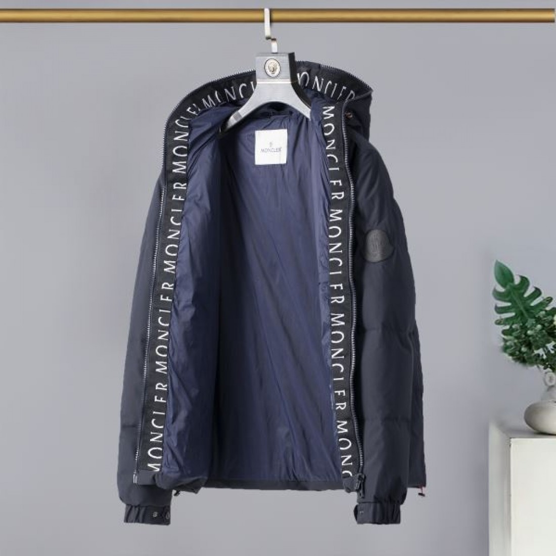 軽量 柔軟 高品質 モンクレール MONCLER コピー ダウンジャケット 暖かい 優秀 人気