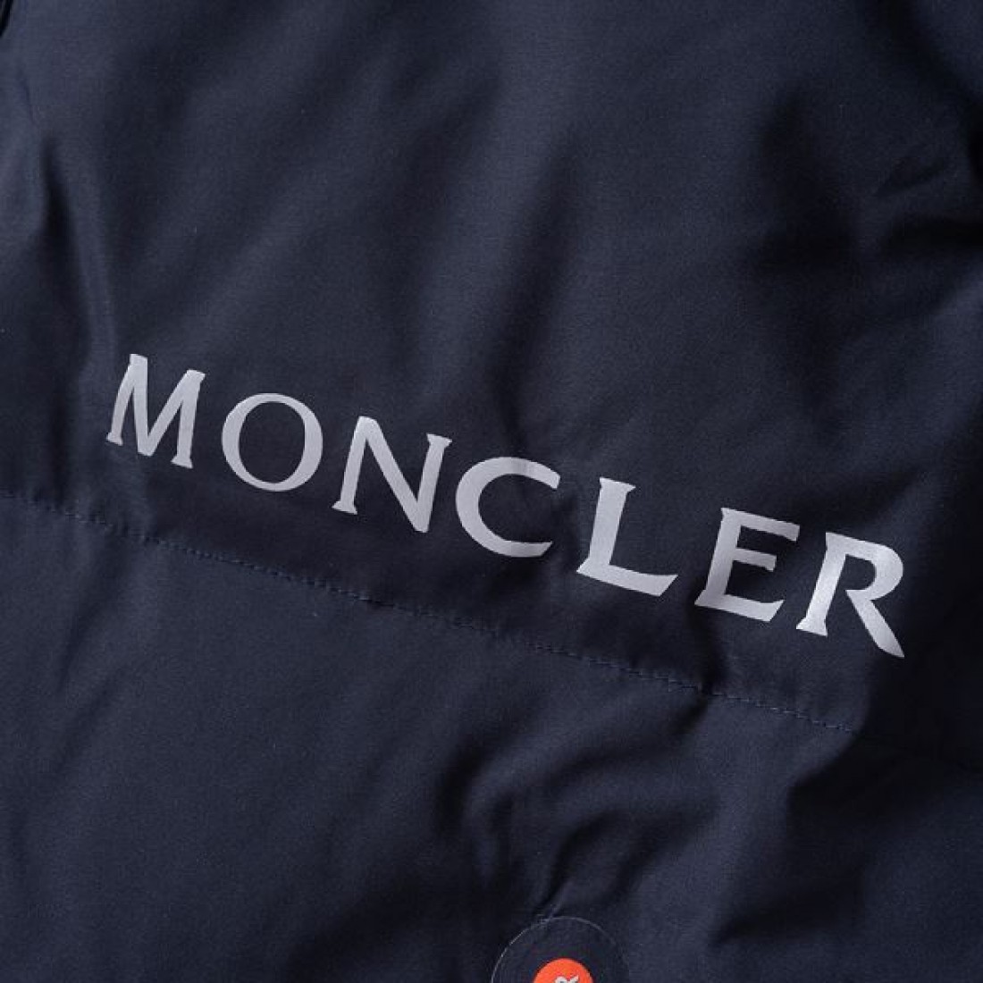 軽量 柔軟 高品質 モンクレール MONCLER コピー ダウンジャケット 暖かい 優秀 人気