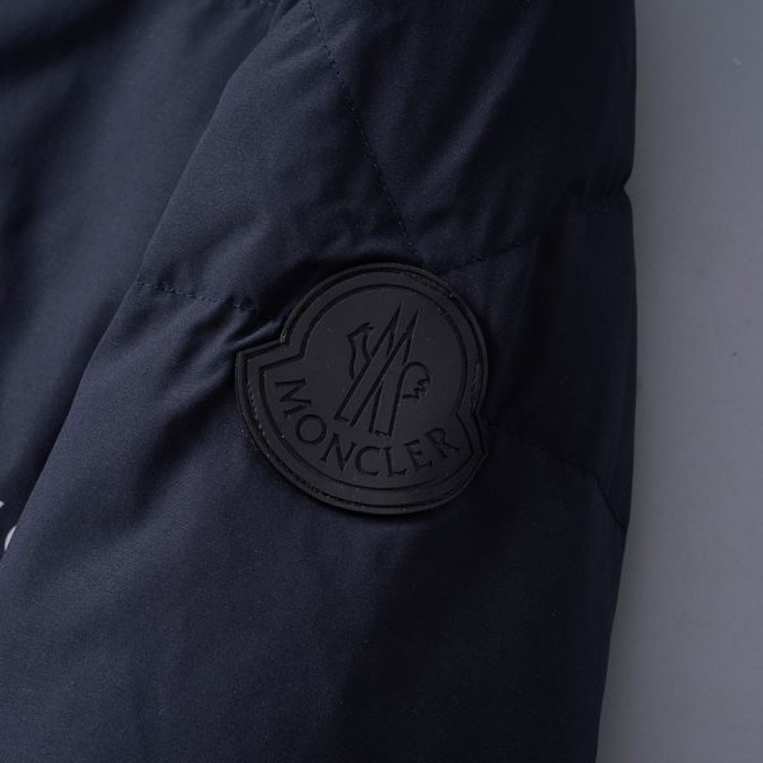 軽量 柔軟 高品質 モンクレール MONCLER コピー ダウンジャケット 暖かい 優秀 人気