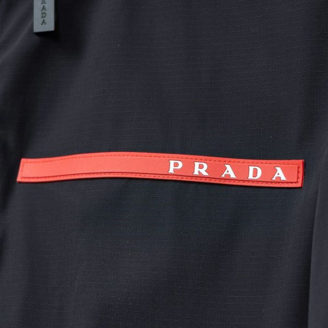 高級 感性 美しい プラダ PRADA コピー ダウンジャケット 洗練 モード トレンド