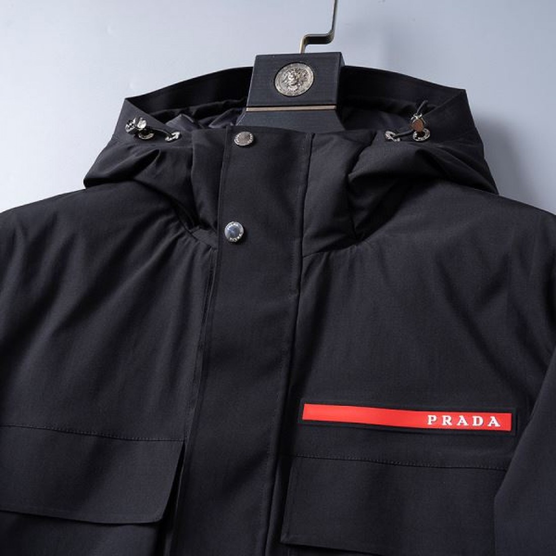 上質 立体感 エレガント プラダ PRADA コピー ダウンジャケット 高性能 快適 美ライン
