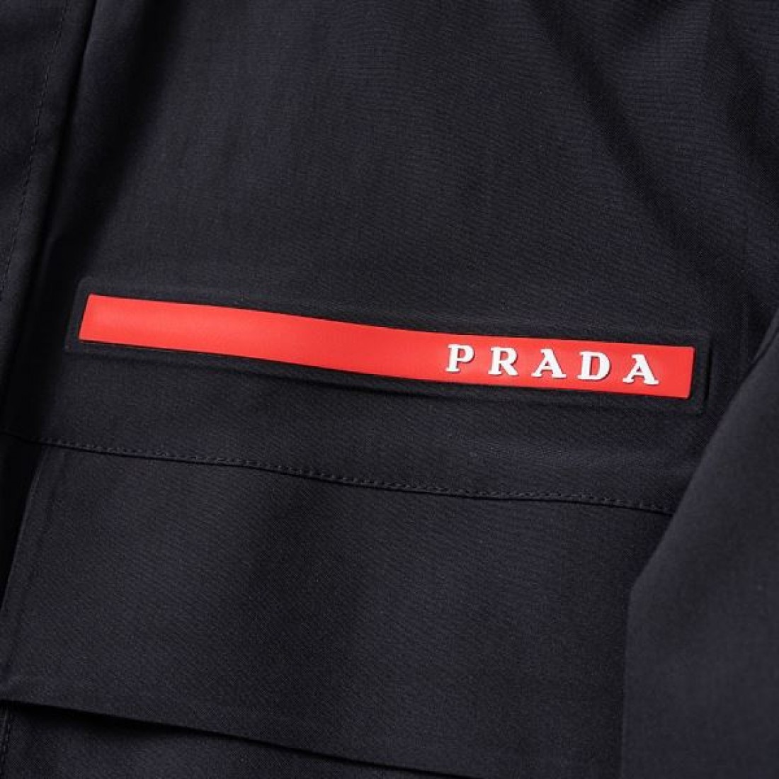 上質 立体感 エレガント プラダ PRADA コピー ダウンジャケット 高性能 快適 美ライン