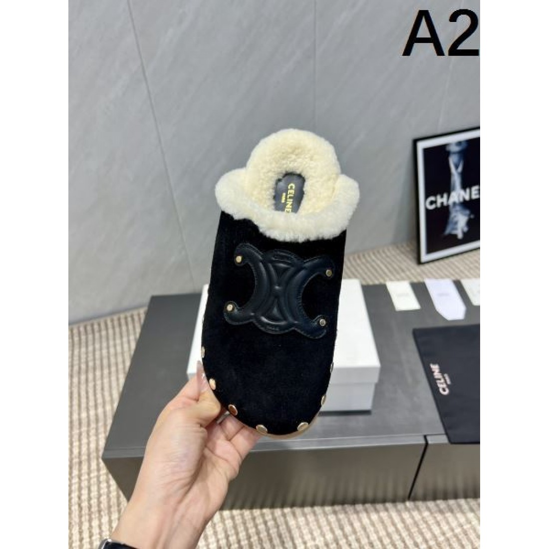 ファーライニングショートブーツ スエード調アッパー 厚底ソール CELINE セリーヌ コピー ショートブーツ ウィンタースタイル 2026新作