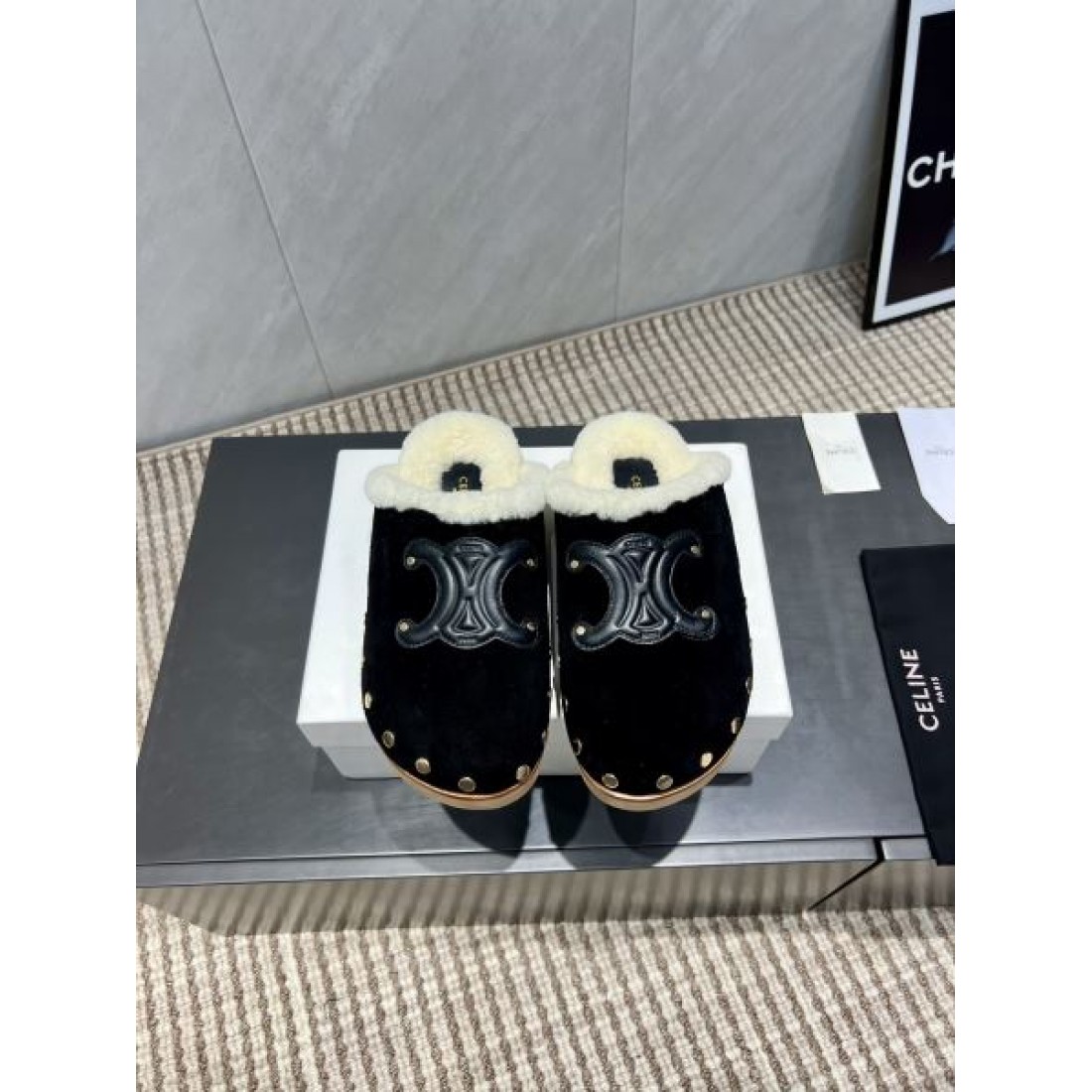 ファーライニングショートブーツ スエード調アッパー 厚底ソール CELINE セリーヌ コピー ショートブーツ ウィンタースタイル 2026新作
