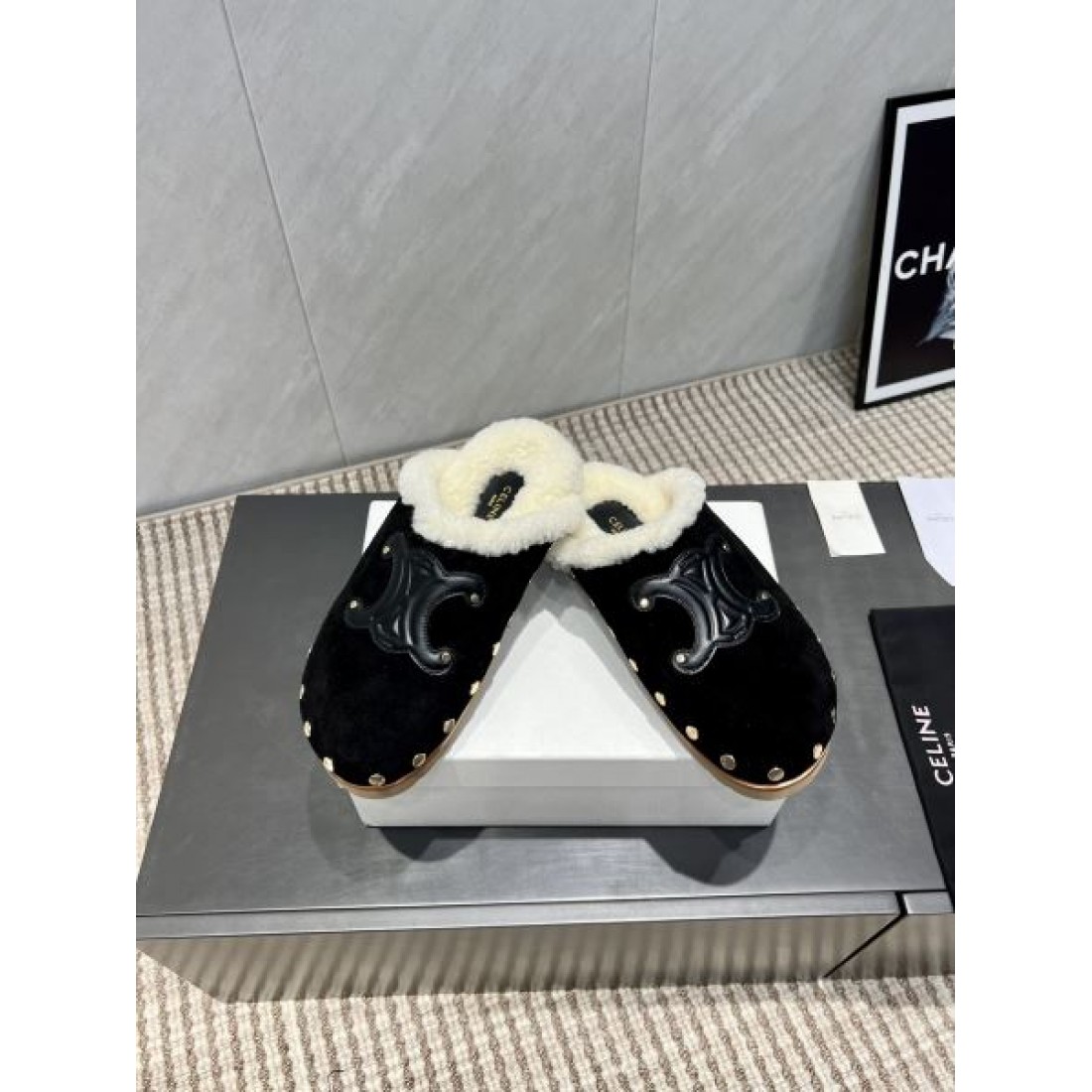 ファーライニングショートブーツ スエード調アッパー 厚底ソール CELINE セリーヌ コピー ショートブーツ ウィンタースタイル 2026新作