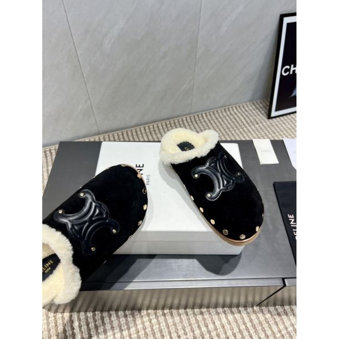 ファーライニングショートブーツ スエード調アッパー 厚底ソール CELINE セリーヌ コピー ショートブーツ ウィンタースタイル 2026新作