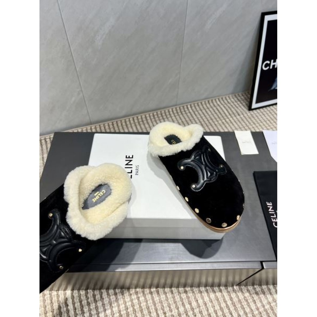 ファーライニングショートブーツ スエード調アッパー 厚底ソール CELINE セリーヌ コピー ショートブーツ ウィンタースタイル 2026新作
