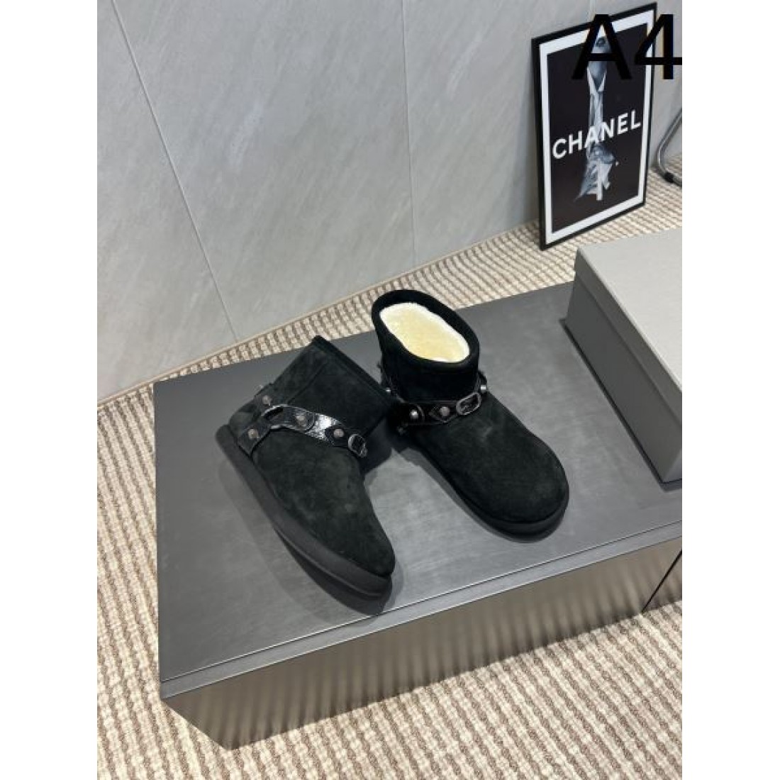 レザーバックルクロッグサンダル 厚底ミュール スエード調コンビ BALENCIAGA バレンシアガ コピー サンダル モードカジュアル 2026注目
