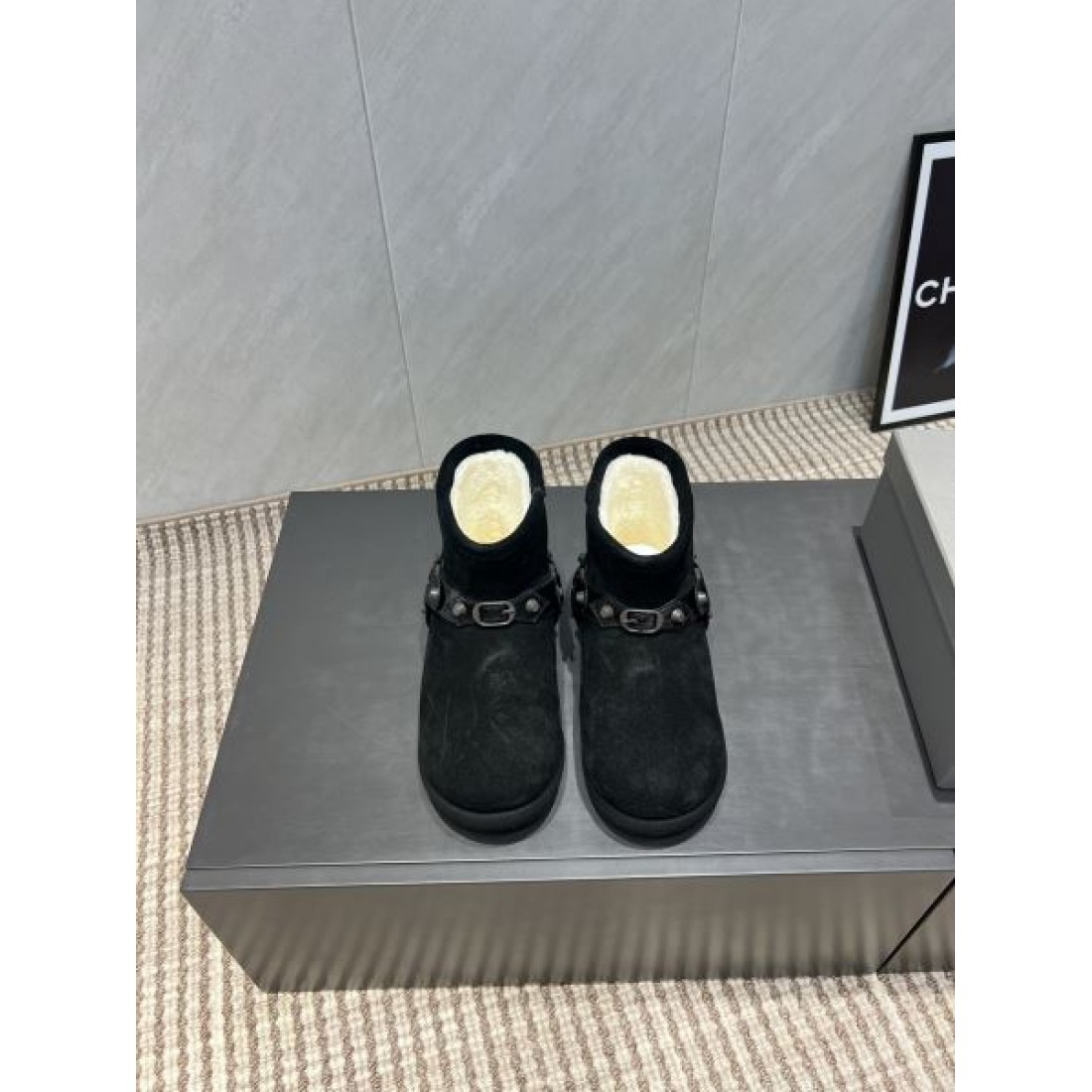 レザーバックルクロッグサンダル 厚底ミュール スエード調コンビ BALENCIAGA バレンシアガ コピー サンダル モードカジュアル 2026注目