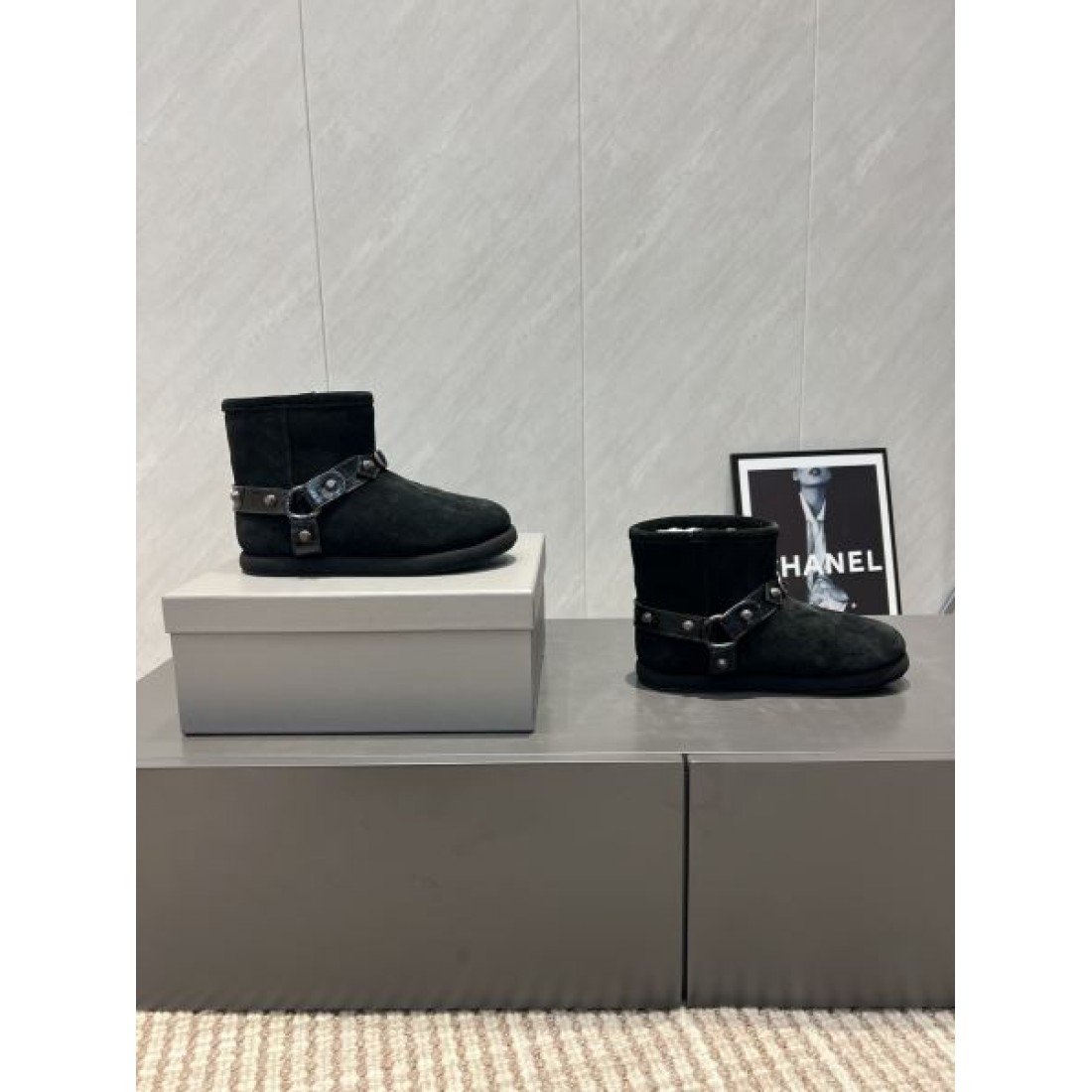 レザーバックルクロッグサンダル 厚底ミュール スエード調コンビ BALENCIAGA バレンシアガ コピー サンダル モードカジュアル 2026注目