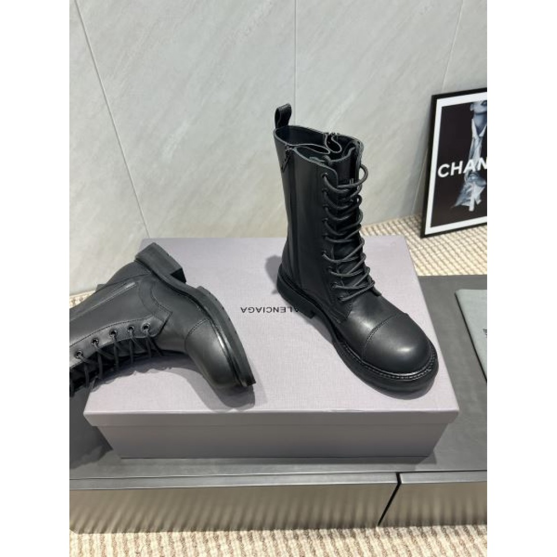 レースアップブーツ タフソール ショート丈 ミリタリーテイスト BALENCIAGA バレンシアガ コピー ブーツ モードストリート 2026注目