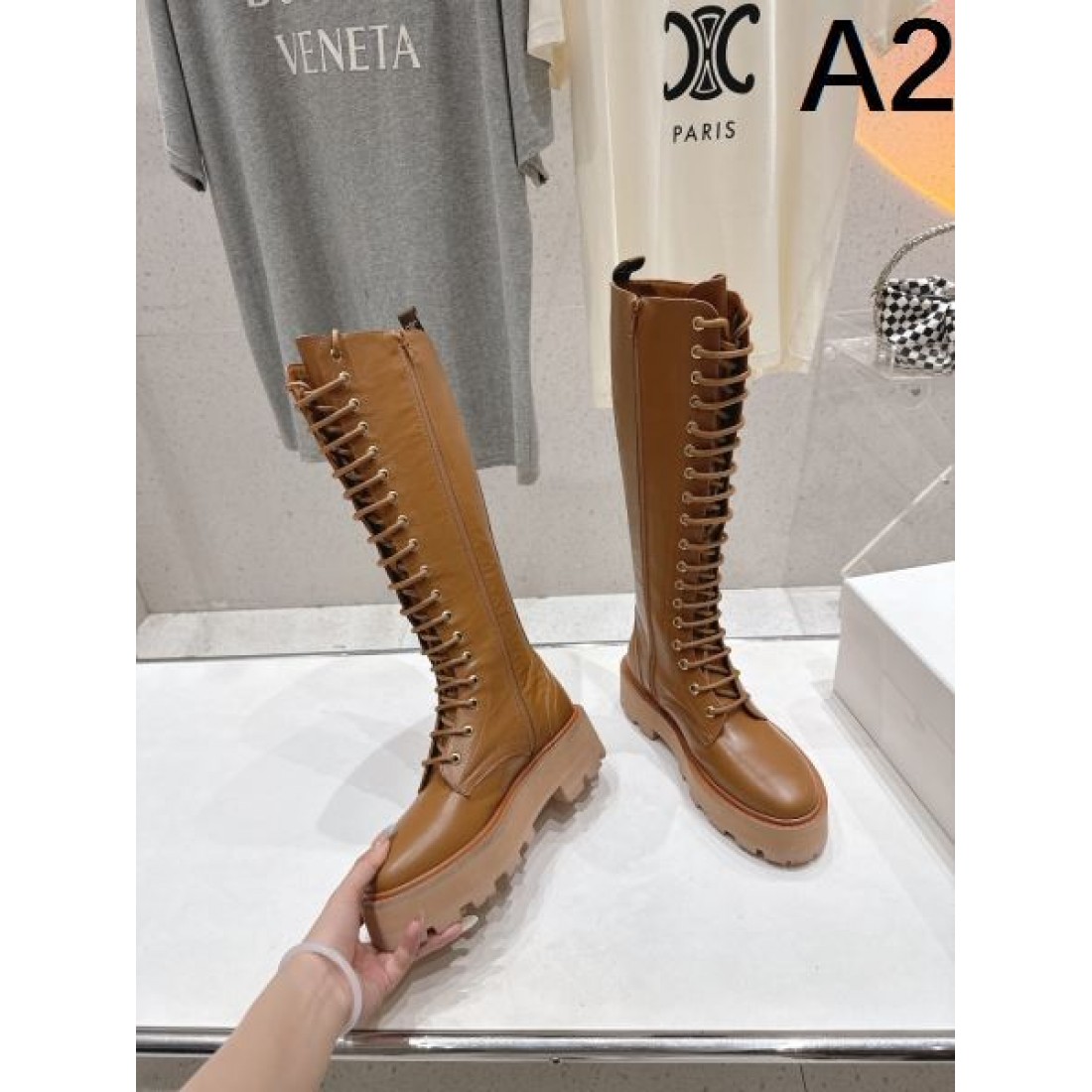 レースアップロングブーツ 厚底ソール ミリタリーデザイン CELINE セリーヌ コピー ロングブーツ モードストリート 2026新作 脚長見え