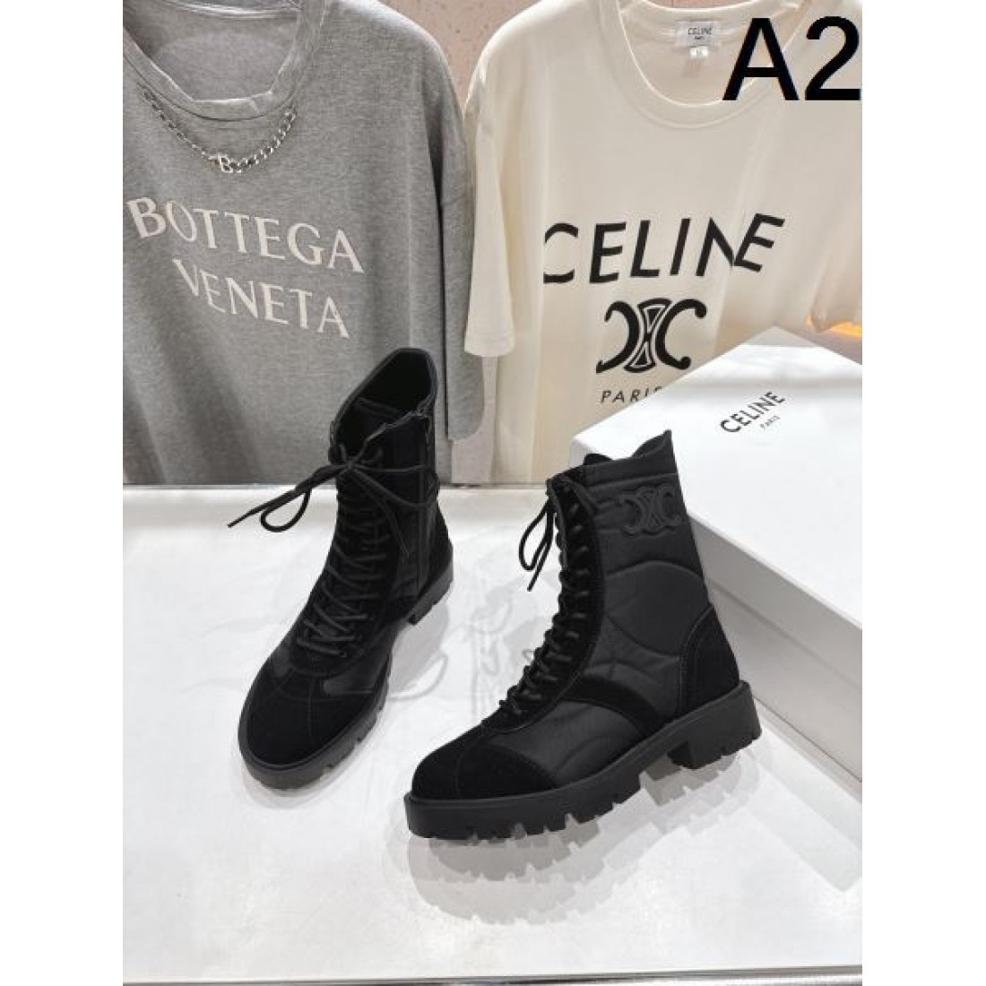 ミリタリースタイル CELINE セリーヌ コピー レースアップブーツ ベージュカラー ボリュームソール 秋冬コーデ映えする仕様