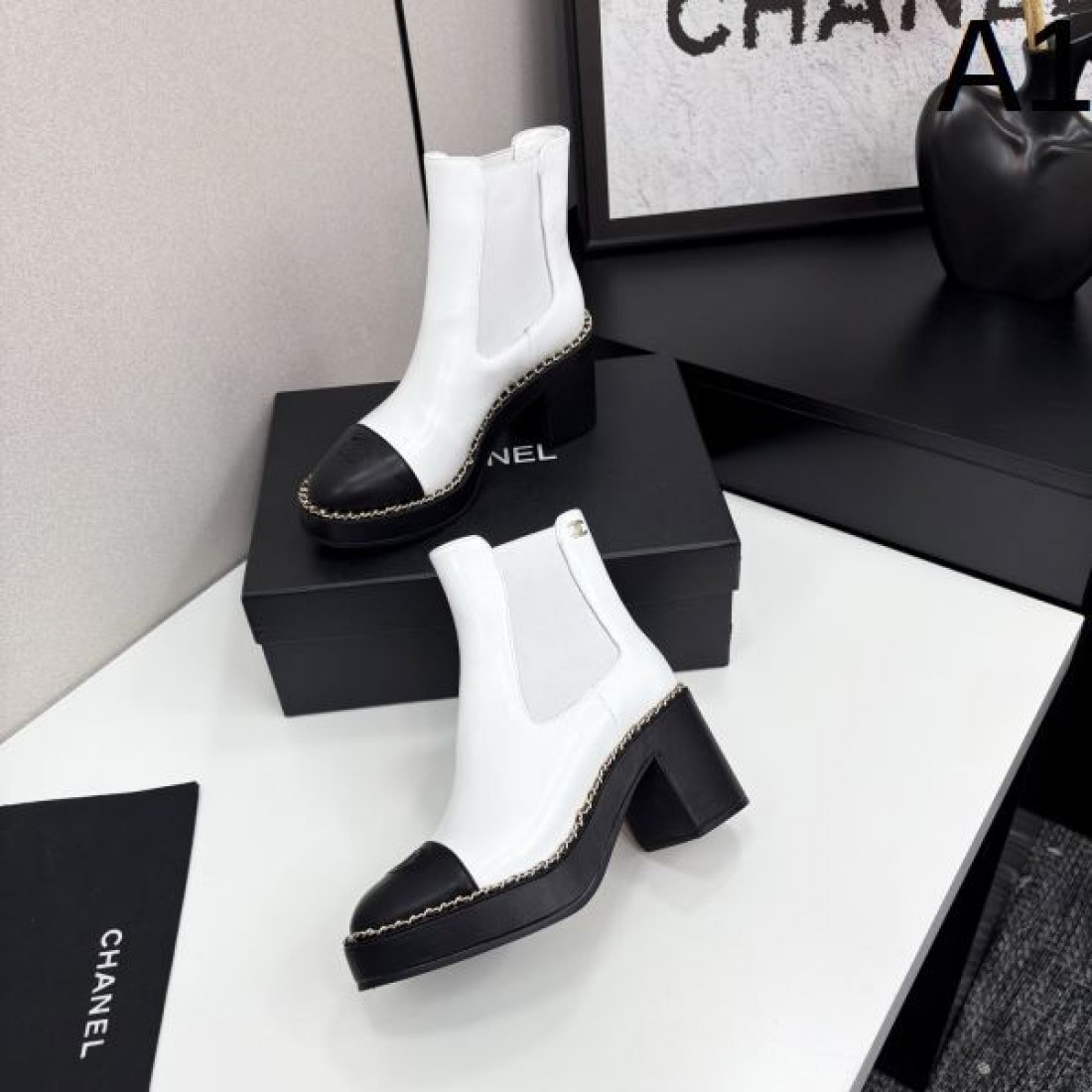 チェルシーブーツ CHANEL シャネル コピー ショートブーツ ホワイト×ブラック配色 厚底ヒール モード感あるシルエット