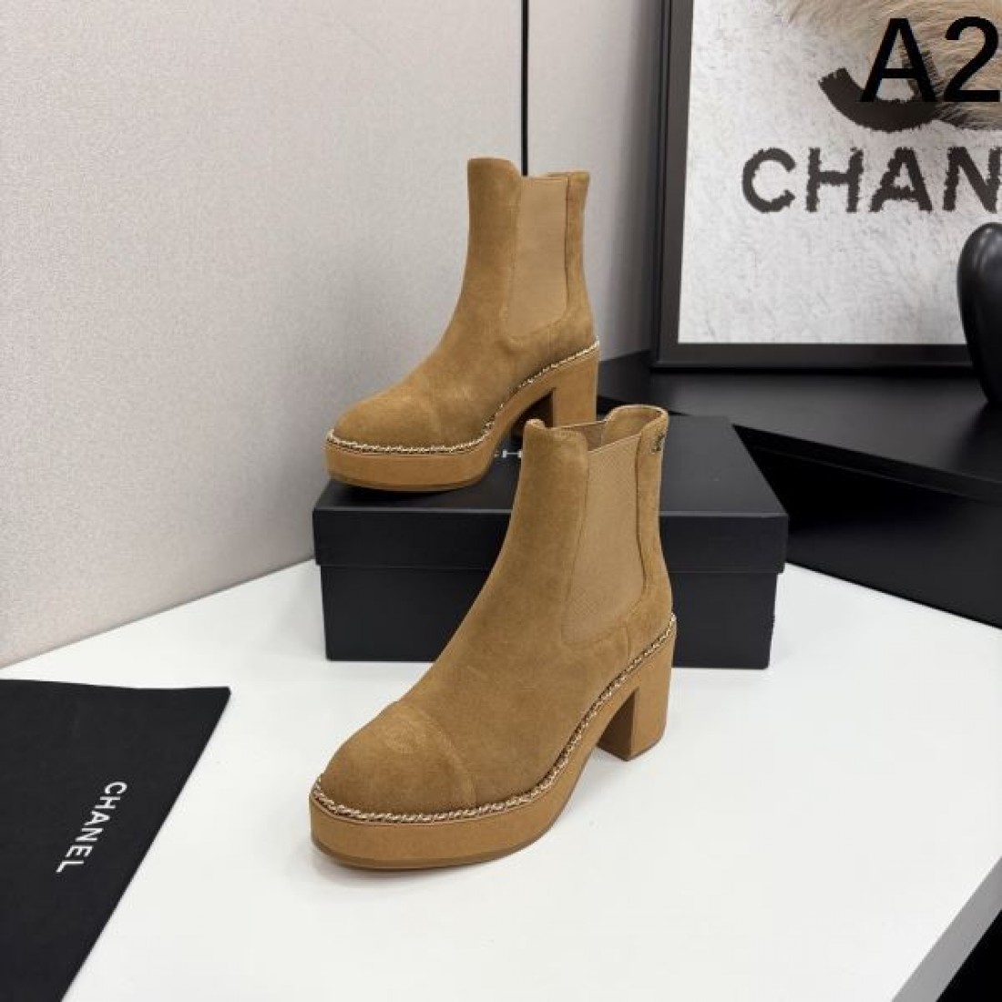 チェルシーブーツ CHANEL シャネル コピー ショートブーツ ホワイト×ブラック配色 厚底ヒール モード感あるシルエット