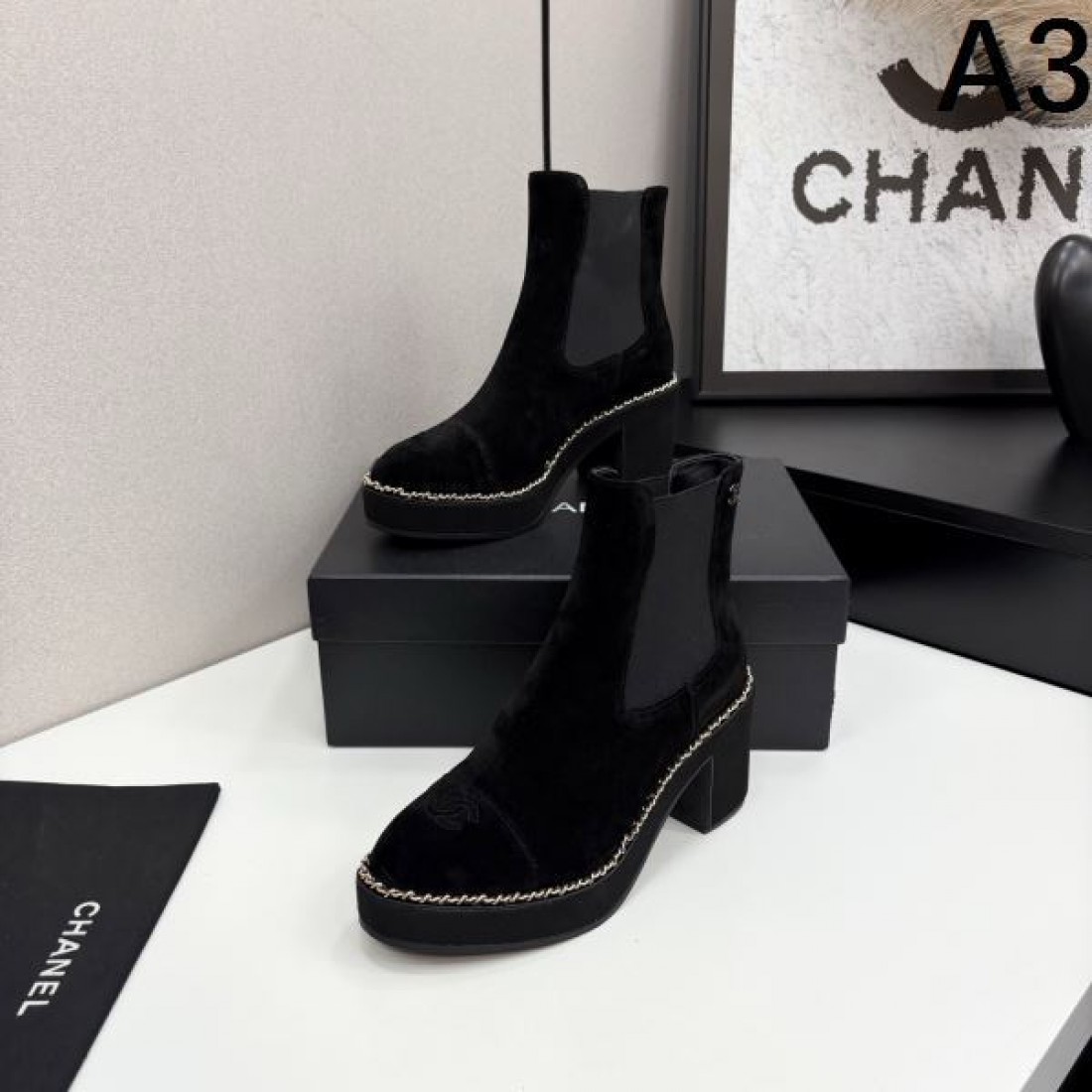 チェルシーブーツ CHANEL シャネル コピー ショートブーツ ホワイト×ブラック配色 厚底ヒール モード感あるシルエット