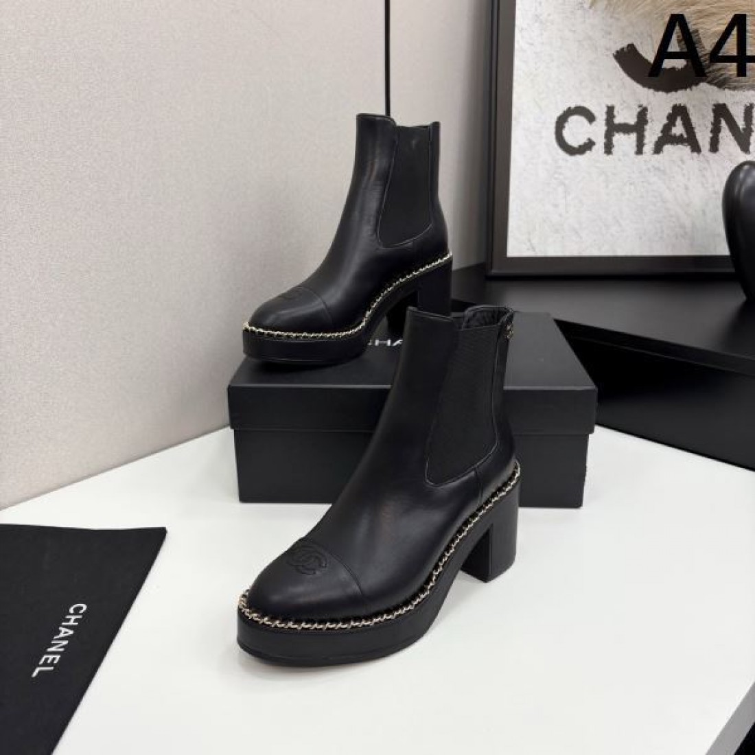 チェルシーブーツ CHANEL シャネル コピー ショートブーツ ホワイト×ブラック配色 厚底ヒール モード感あるシルエット