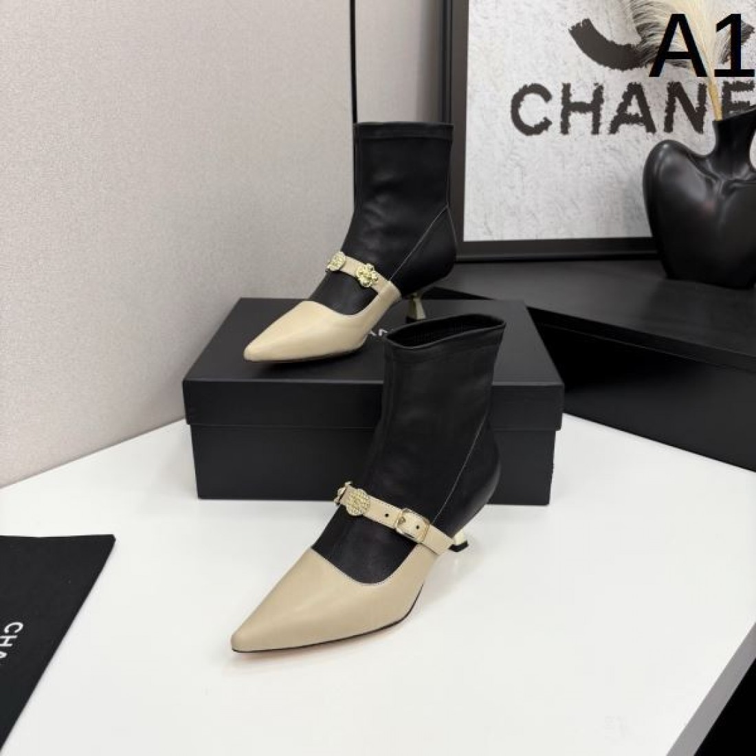 スエード調 CHANEL シャネル コピー アンクルブーツ キャメルカラー サイドゴア仕様 ボリュームソール 秋冬コーデ向け