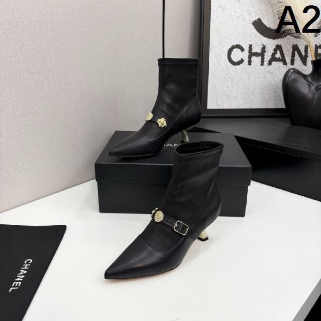 スエード調 CHANEL シャネル コピー アンクルブーツ キャメルカラー サイドゴア仕様 ボリュームソール 秋冬コーデ向け
