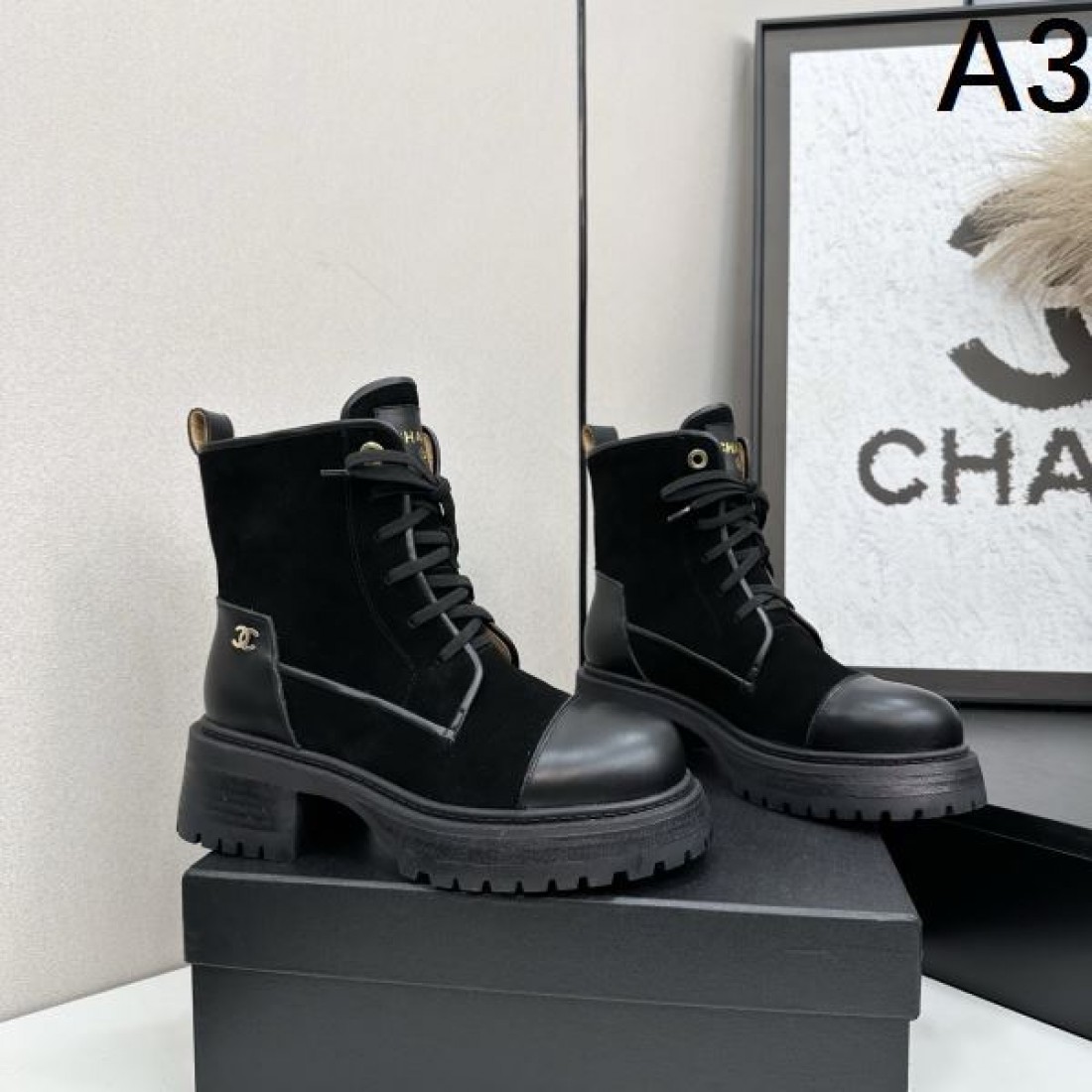 レースアップ CHANEL シャネル コピー ショートブーツ ブラック×ベージュ配色 ボリュームソール カジュアル感ある仕上がり
